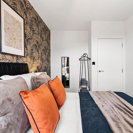 Stylish Two-Bedroom Flat In NWI Exteriör bild