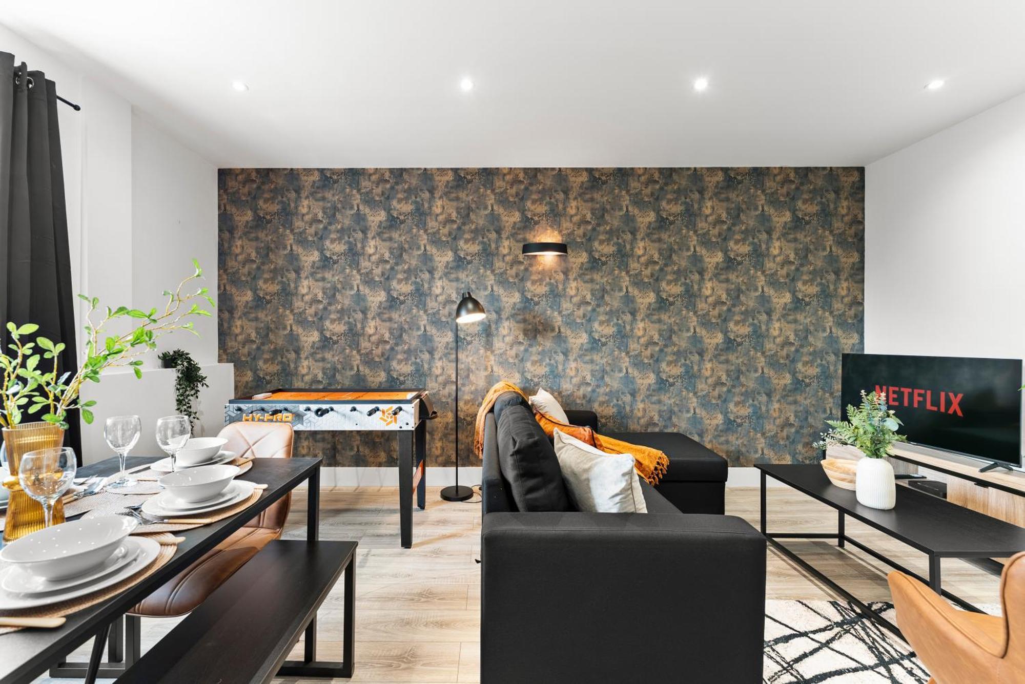 Stylish Two-Bedroom Flat In NWI Exteriör bild