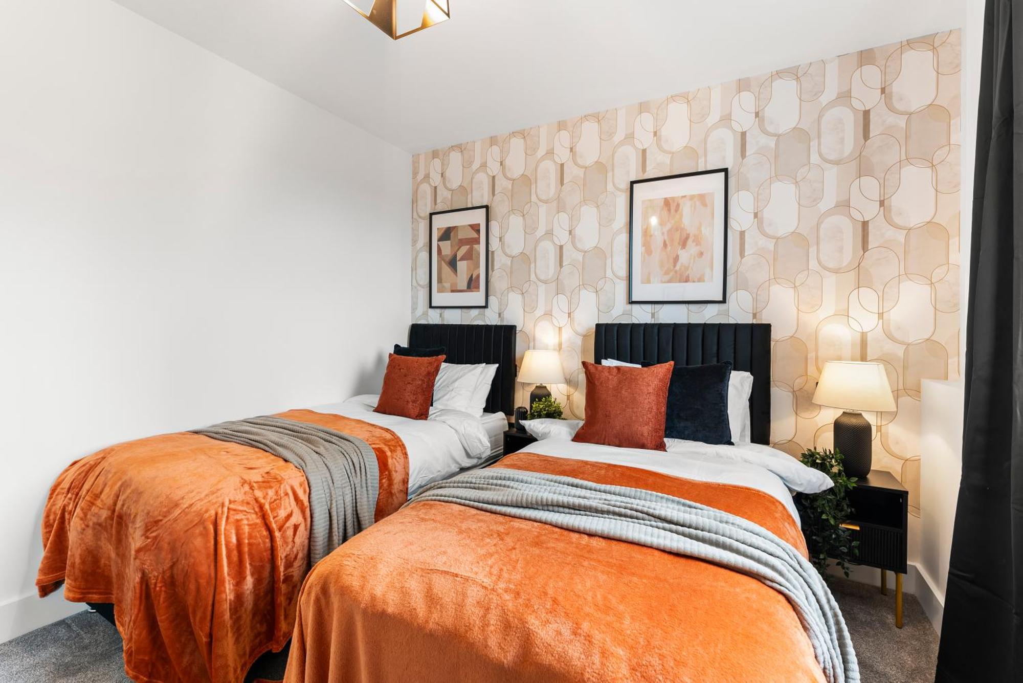 Stylish Two-Bedroom Flat In NWI Exteriör bild