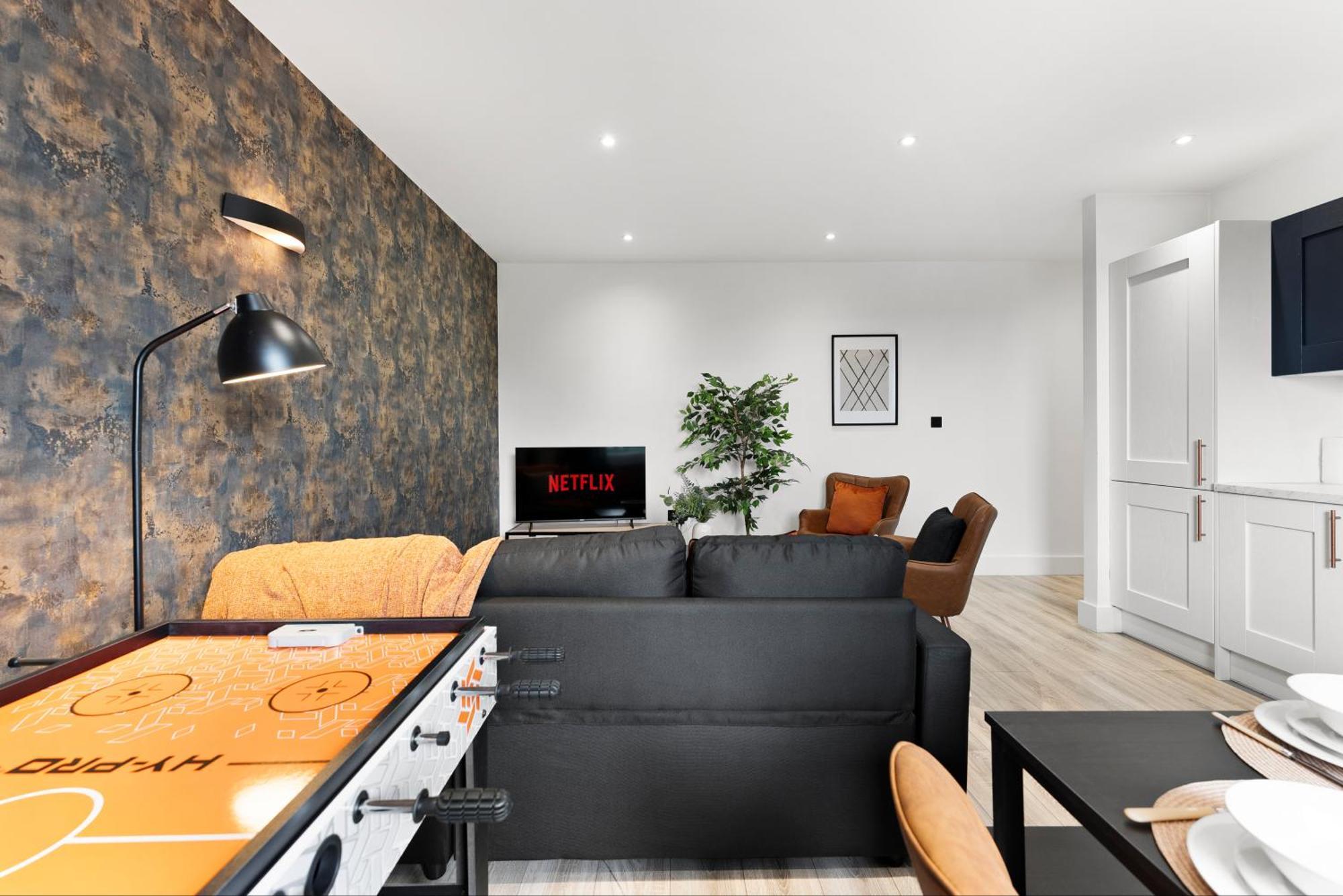 Stylish Two-Bedroom Flat In NWI Exteriör bild
