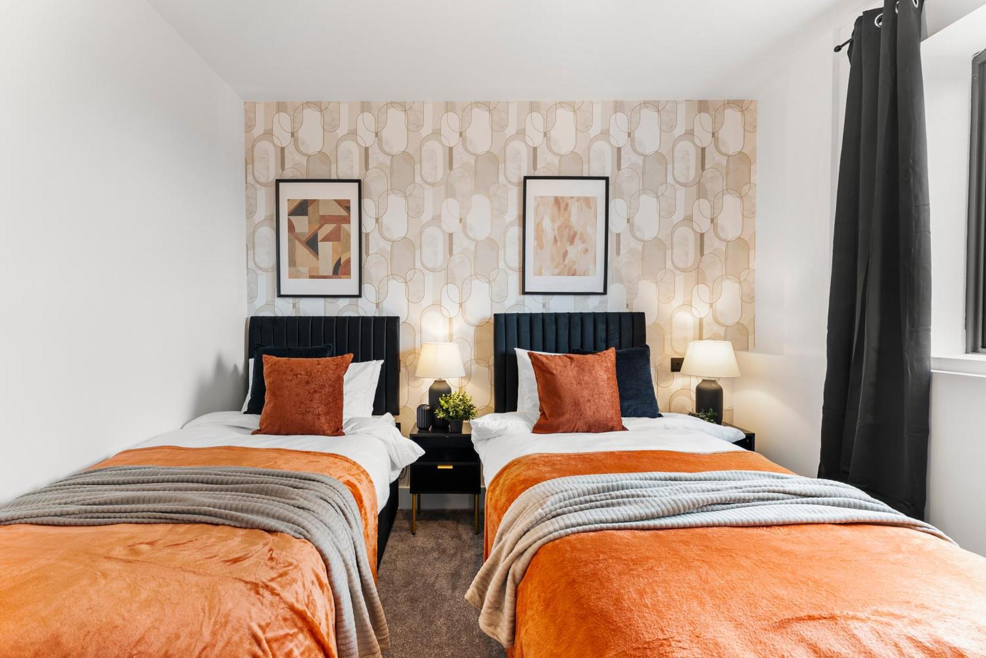 Stylish Two-Bedroom Flat In NWI Exteriör bild