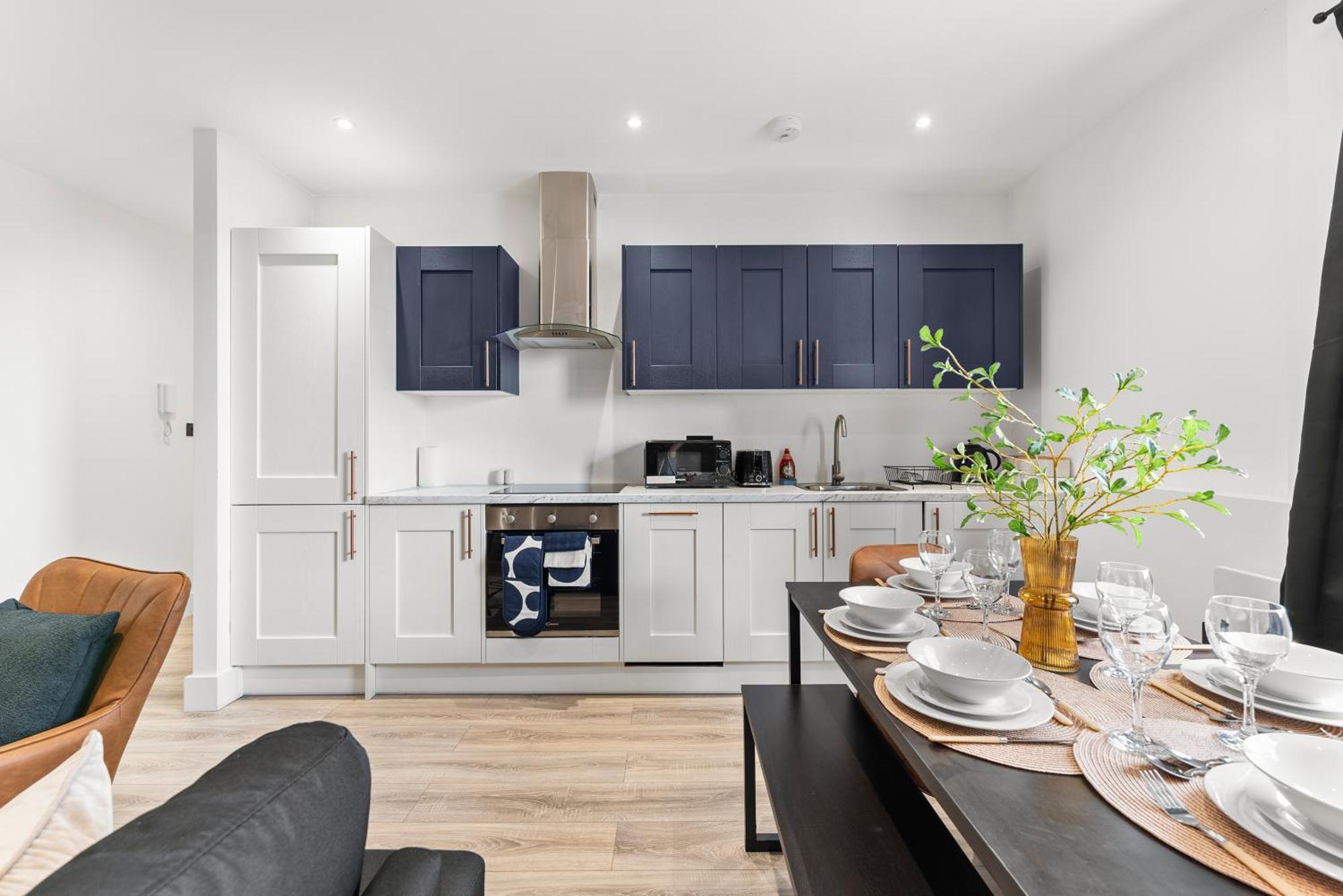 Stylish Two-Bedroom Flat In NWI Exteriör bild