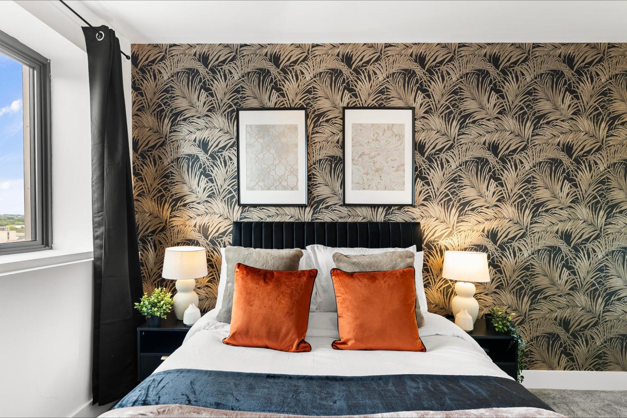 Stylish Two-Bedroom Flat In NWI Exteriör bild