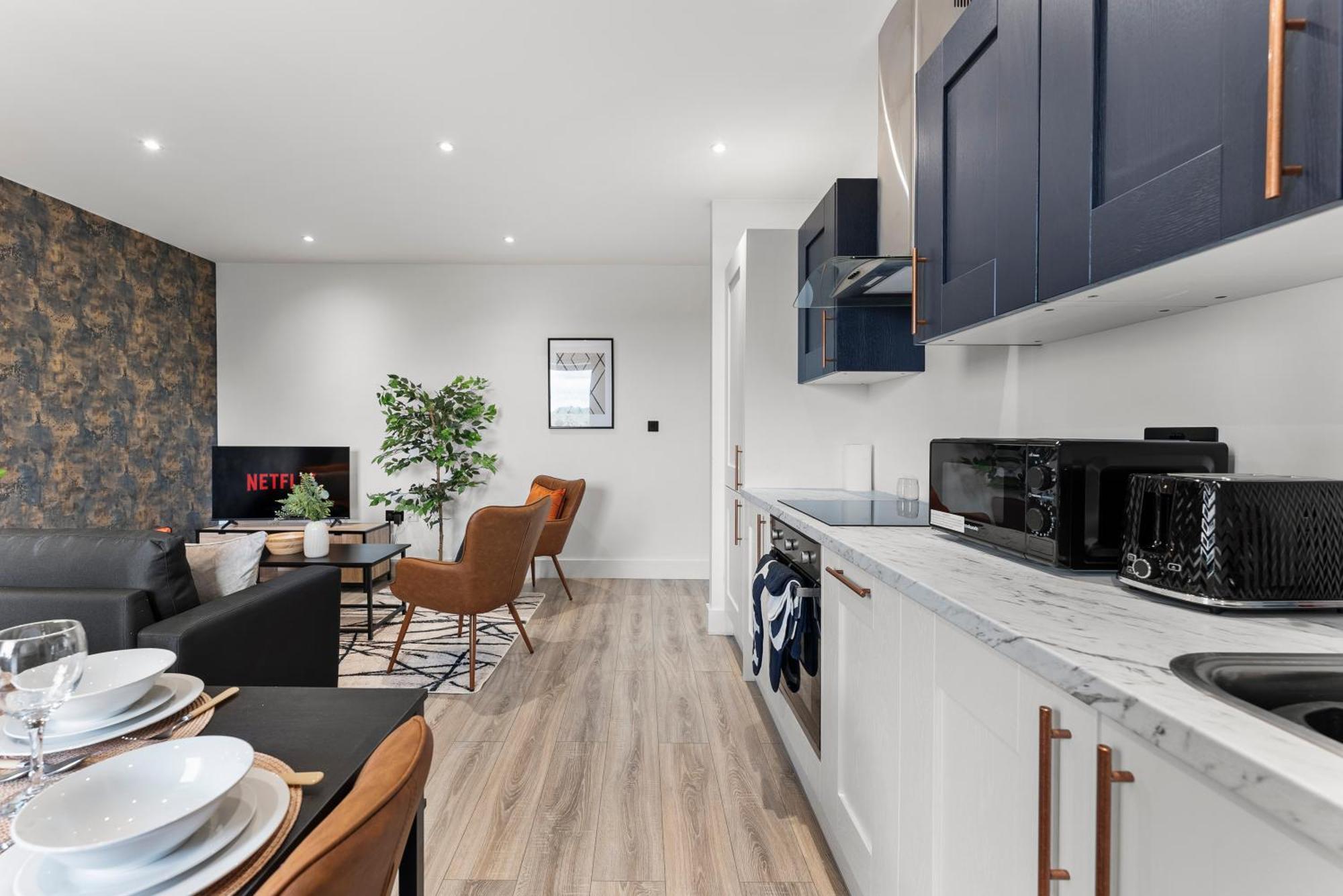 Stylish Two-Bedroom Flat In NWI Exteriör bild